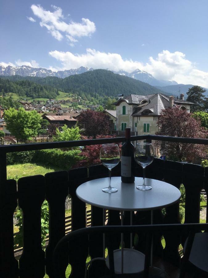 Ferienwohnung La Finestra Sulle Dolomiti - The Window To The Dolomites Fiera Di Primiero Exterior foto